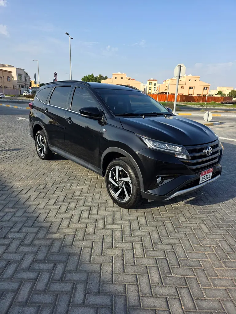 Toyota Rush 2023 — photo 1 of 17