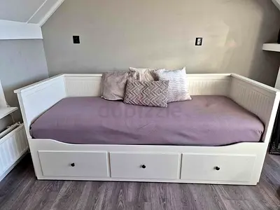 Ikea White Hemnes Daybed with Ikea Mattress