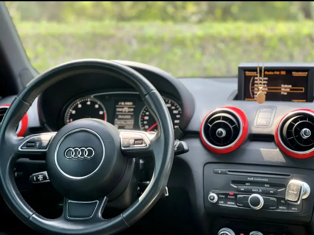 Audi A1 2013 — photo 1 of 6