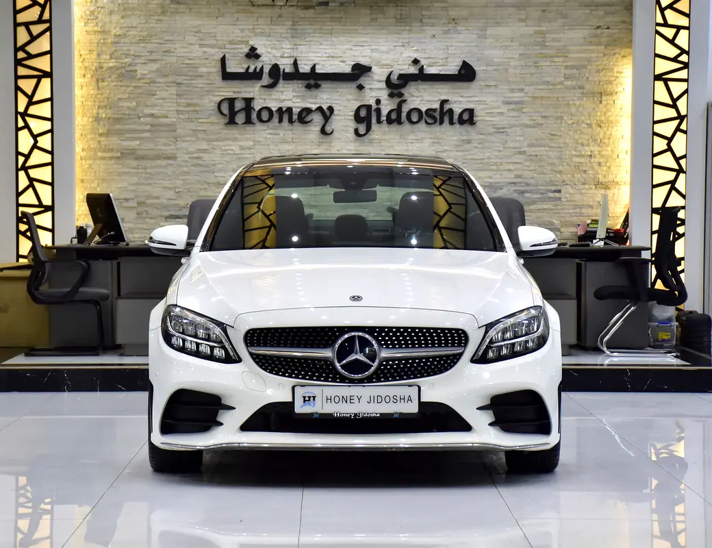 Mercedes-Benz C-Class 2019 — photo 1 of 17