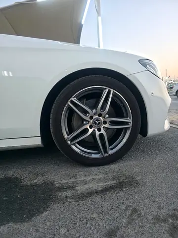 2019 Mercedes-BENZ E-CLASS photo 6