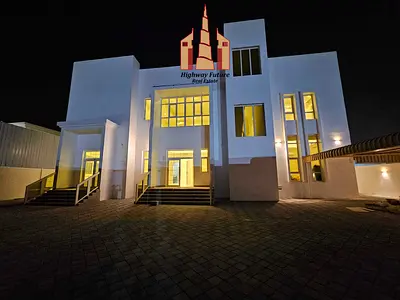 new Villa 5 Master room 2 hall 1Majlis with washroom Maids room gardan parking big villa