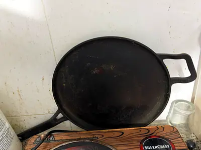 Pre-seasoned Cast Iron Skillet / Tawa - Used