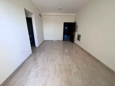شقه للايجار السنوي في الجرف ثلاثه غرفه وصاله اول ساكن غرفه ماستر بلكونه اطلاله ممتازه تكييف مركزي موقع مميز سهل الانتقال لدبي والشارقة