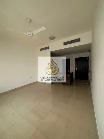 استوديو واسع | مطبخ شبه مفصول | تكييف مركزي | 21 ألف فقط