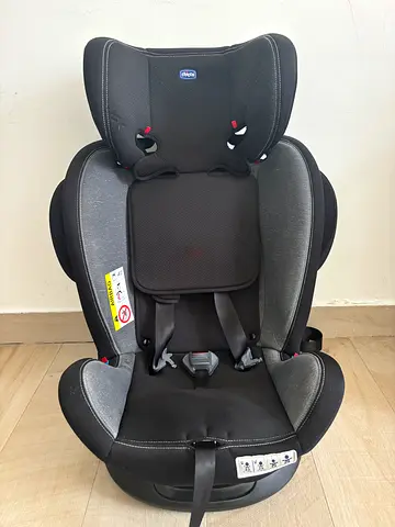 Chicco Convertible Car Seat - Good Condition