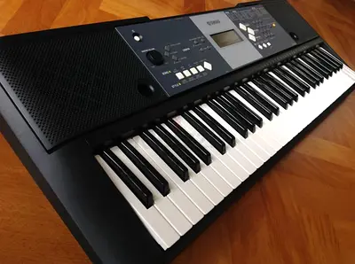 Yamaha Portable Keyboard with Built-in Speakers