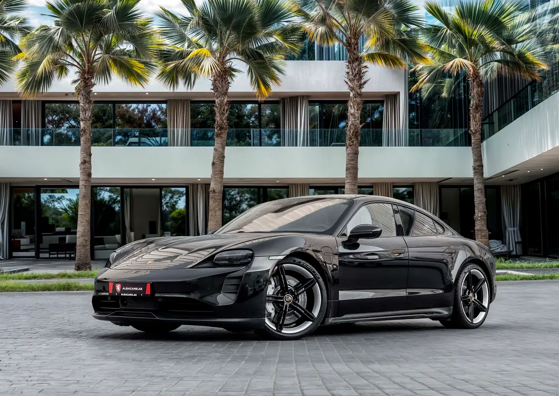 Porsche Taycan 2023 — photo 1 of 14