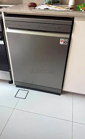 LG TrueSteam QuadWash Three Rack Dishwasher with WiFi Smart Technology