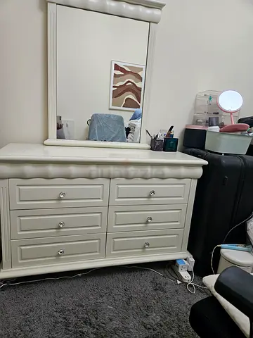 White 6-Drawer Dresser with Mirror Set with 2 night stand