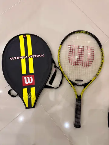 Medium Size Wilson junior tennis racket with cover - 23 inch