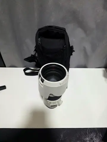 Sony 70-200mm G Master Telephoto Lens with Carry Bag (Used)