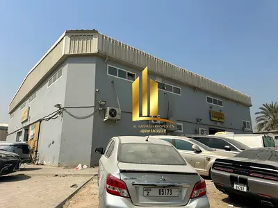 للبيع عقار صناعي في الصناعيه 2 الشارقه مكون من 3 شبرات و8 غرف سكن عمال
