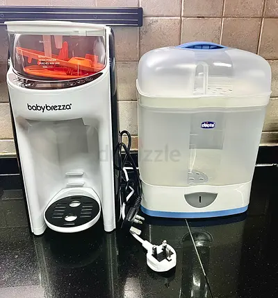 Baby Brezza Formula Pro - Automatic Formula Dispenser (Slightly used)+ Bottle sanitizer CHICCO
