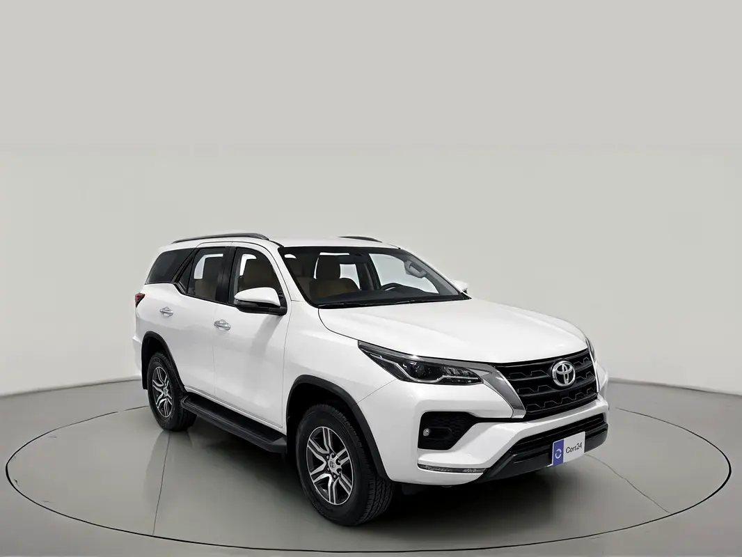 Toyota Fortuner 2021 — photo 1 of 13
