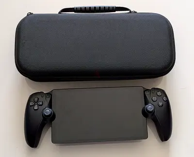 PlayStation 5 Portal Remote Player Midnight Black with carrying case, perfect condition