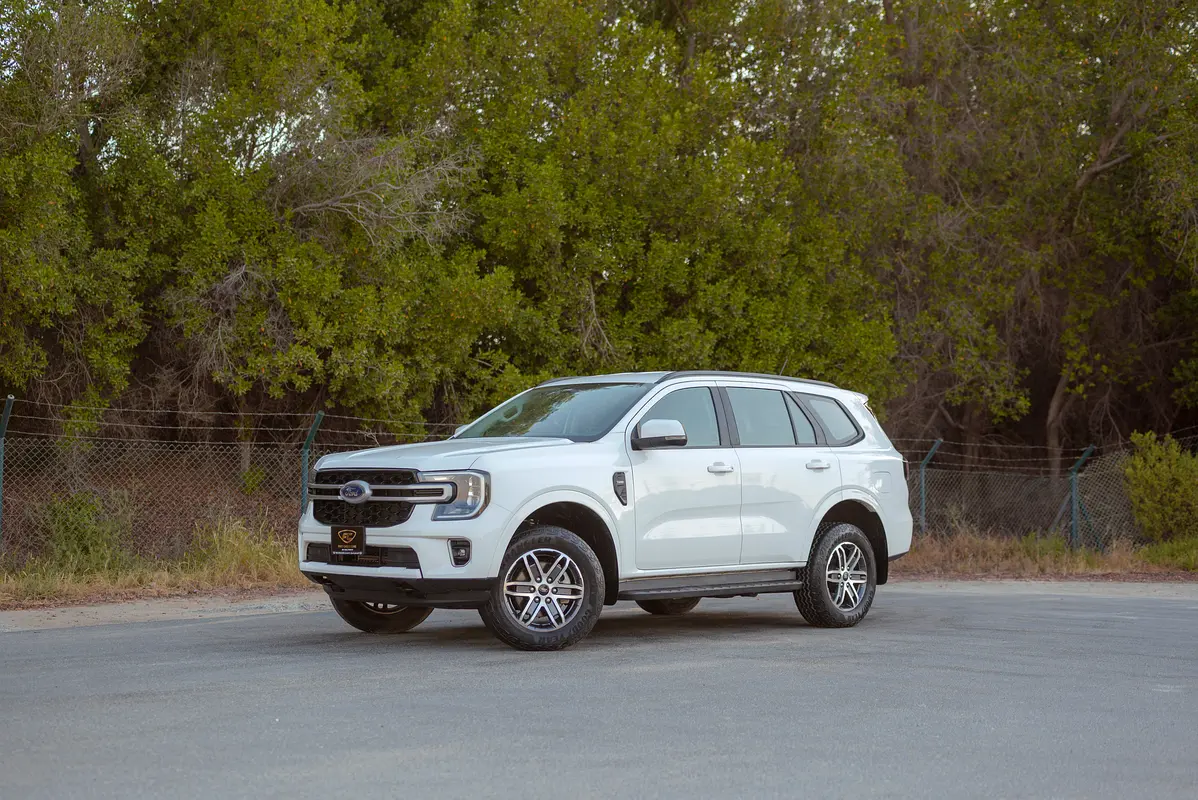 Ford Everest 2024 — photo 1 of 19