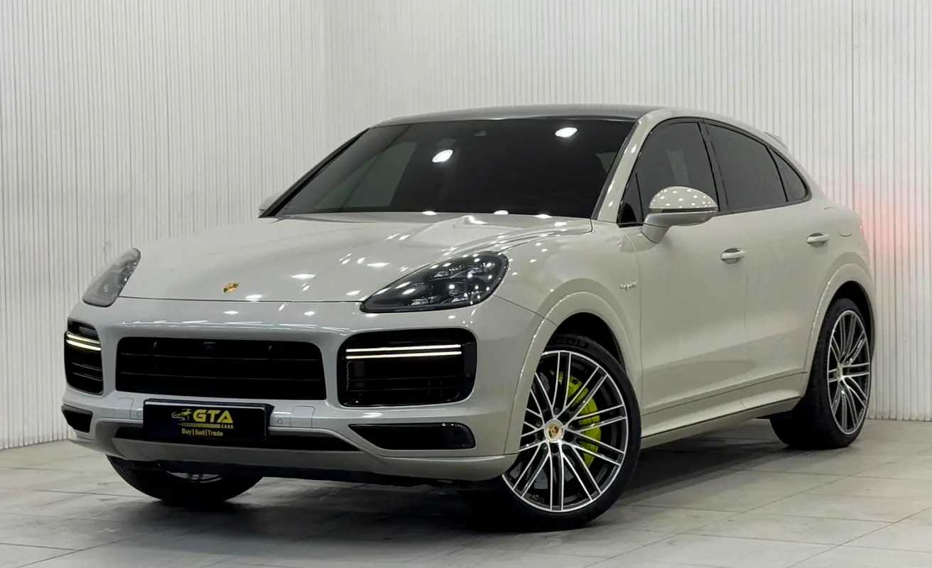 Porsche Cayenne 2021 — photo 1 of 17