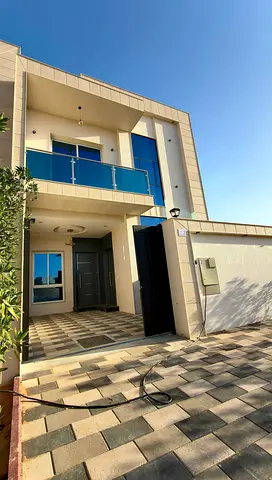 فيلا جديدة للبيع تشمل رسوم التسجيل والتملك بالكامل وتقع بالقرب من شارع الشيخ محمد بن زايد مع تملك حر متاح لجميع الجنسيات وموقع مميز مناسب للسكن والاستثمار