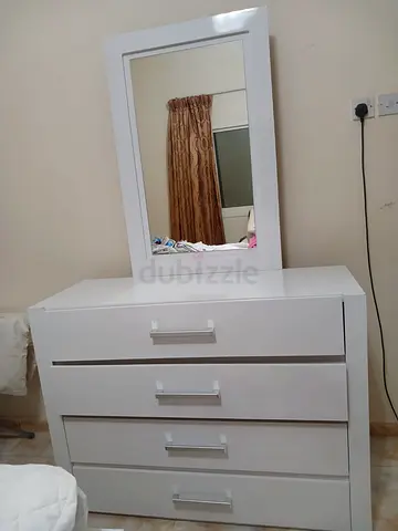 White 4-Drawer Dresser with Mirror