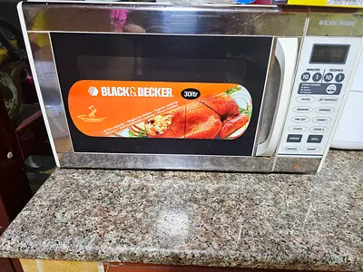Black  Decker 30L Microwave - Used, Working aweosome