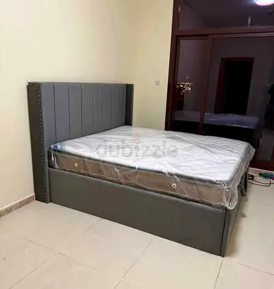 Modren desingn New King size Luxury Family bed frame with Mattress Avialable
