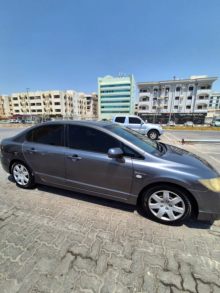 Honda Civic 2010 — photo 1 of 4