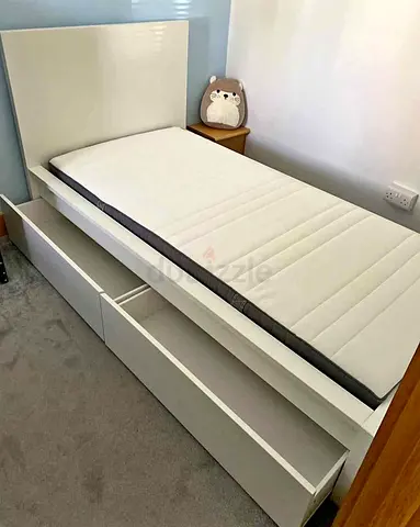 Ikea malam single bed (90*200)with 2 storage drawers underneath and an IKEA mattress ✨