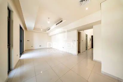 Ready to Move in | Near Amenities | R2MB