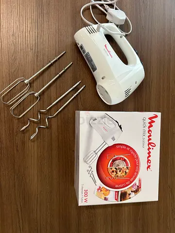 Moulinex 300W Hand Mixer with Beaters and Dough Hooks - Excellent Condition - Rarely used