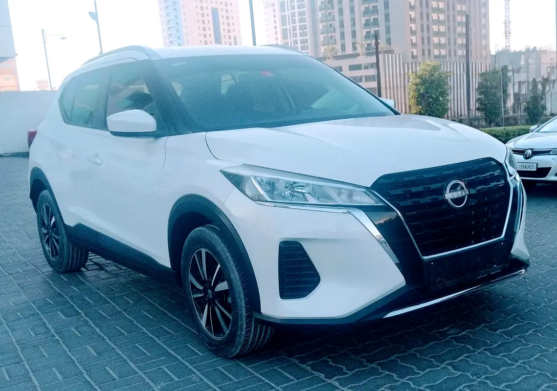 Nissan Kicks 2023 — photo 1 of 11
