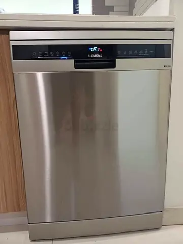 Siemens iq300 freestanding stainless steel dishwasher -perfect condition and working free delivery i