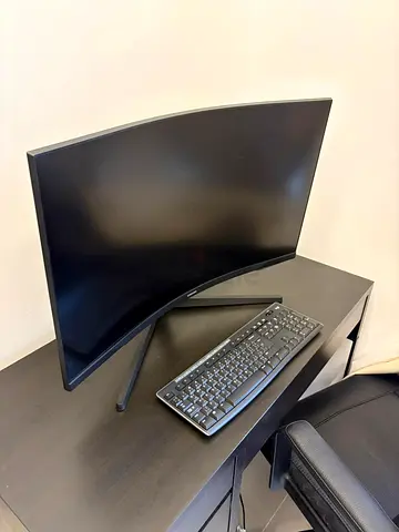 Curved 32 Monitor (Good Working Condition) with Keyboard