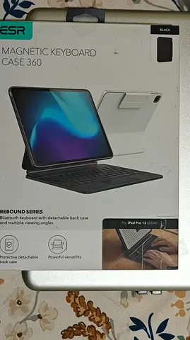 esr magnetic keyboard for ipad pro 13 inch ( only m4 and m5 )
