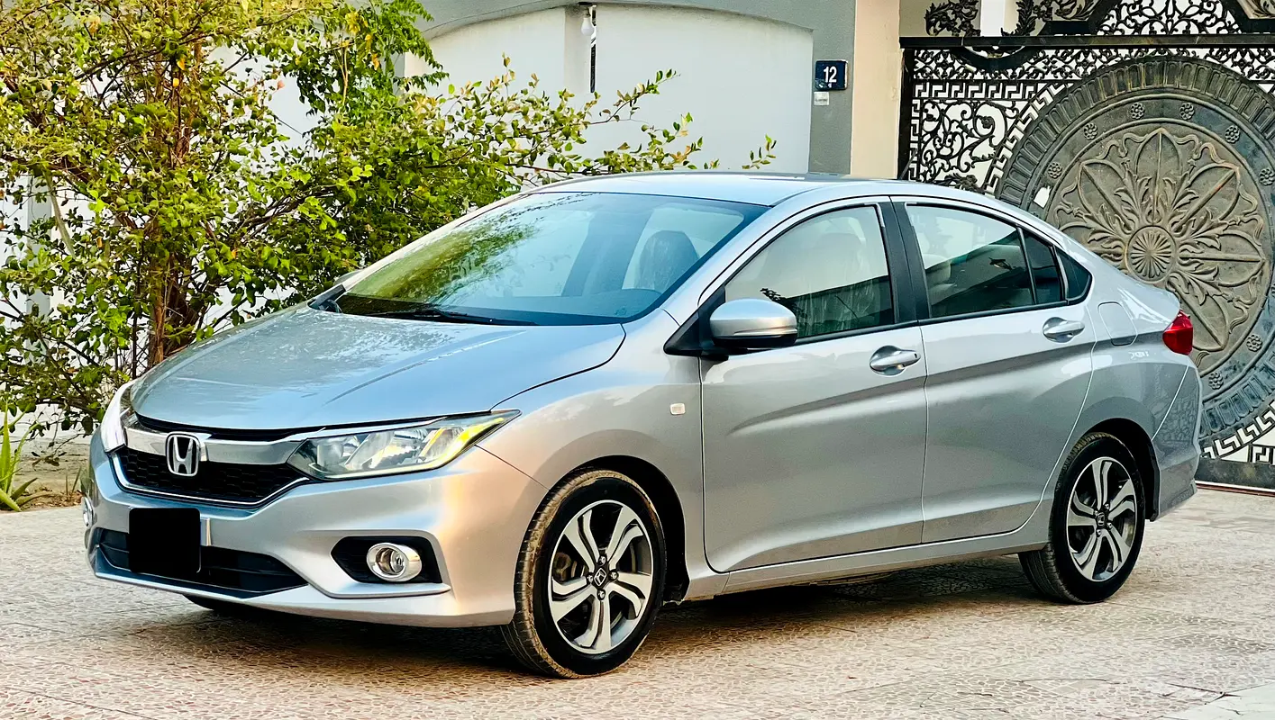 Honda City 2018 — photo 1 of 9