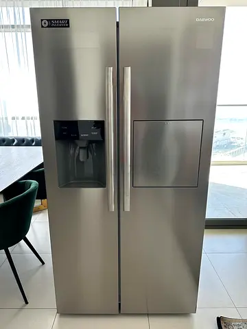 Daewoo FRS-655SSI side by side refrigerator with ice and water dispenser