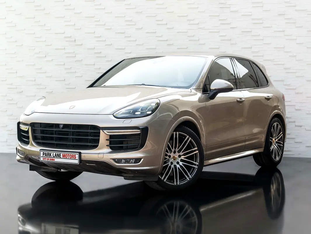 Porsche Cayenne 2017 — photo 1 of 20