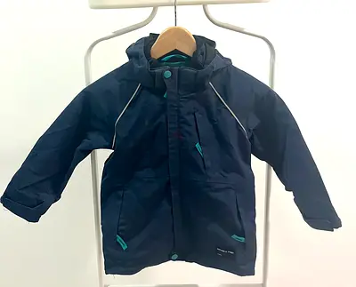 Poland O. Pyret Sweden Navy blue childrens winter jacket with hood
