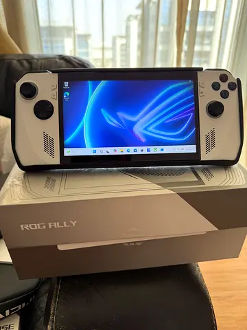 ASUS ROG Ally Z1 extreme Windows Handheld - Excellent Condition (negotiable)
