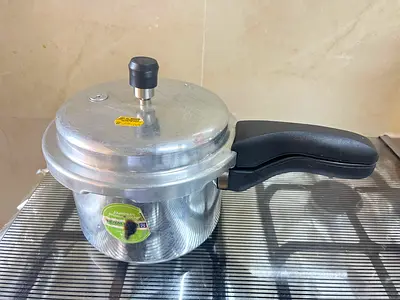Aluminium stovetop pressure cooker - used, good condition