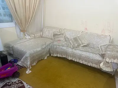 Light beige ruffled sofa / daybed with cushions - good condition