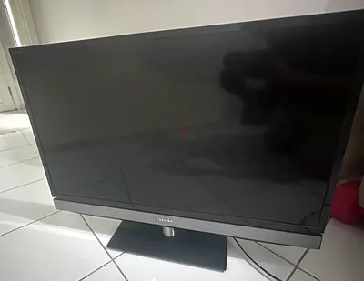 Toshiba 32-inch Flat Screen TV - Good Working Condition