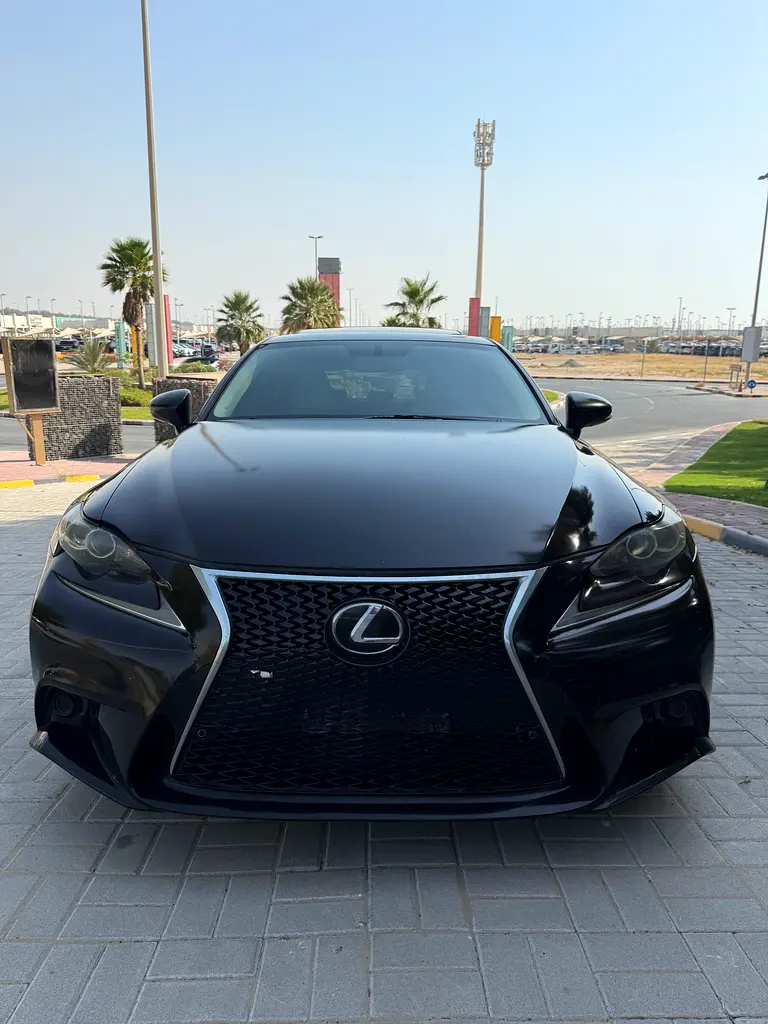 Lexus IS-Series 2014 — photo 1 of 20