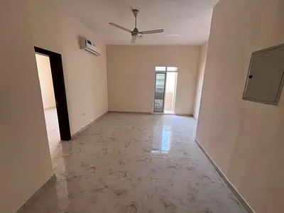 ✅ غرفتين وصالة بمساحة كبيرة  ✅ غرفة ماستر  ✅ 2 حمام  ✅ 2 بلكونة  ✅ تشطيبات ممتازة  ✅ تقسيمات عملية ومريحة  ✅ مطبخ واسع  ✅ تكييف سبليت جديد  ✅ إضاءة وت