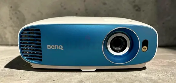 BenQ TK800 4K HDR  Home Entertainment Projector 3000 Lumens