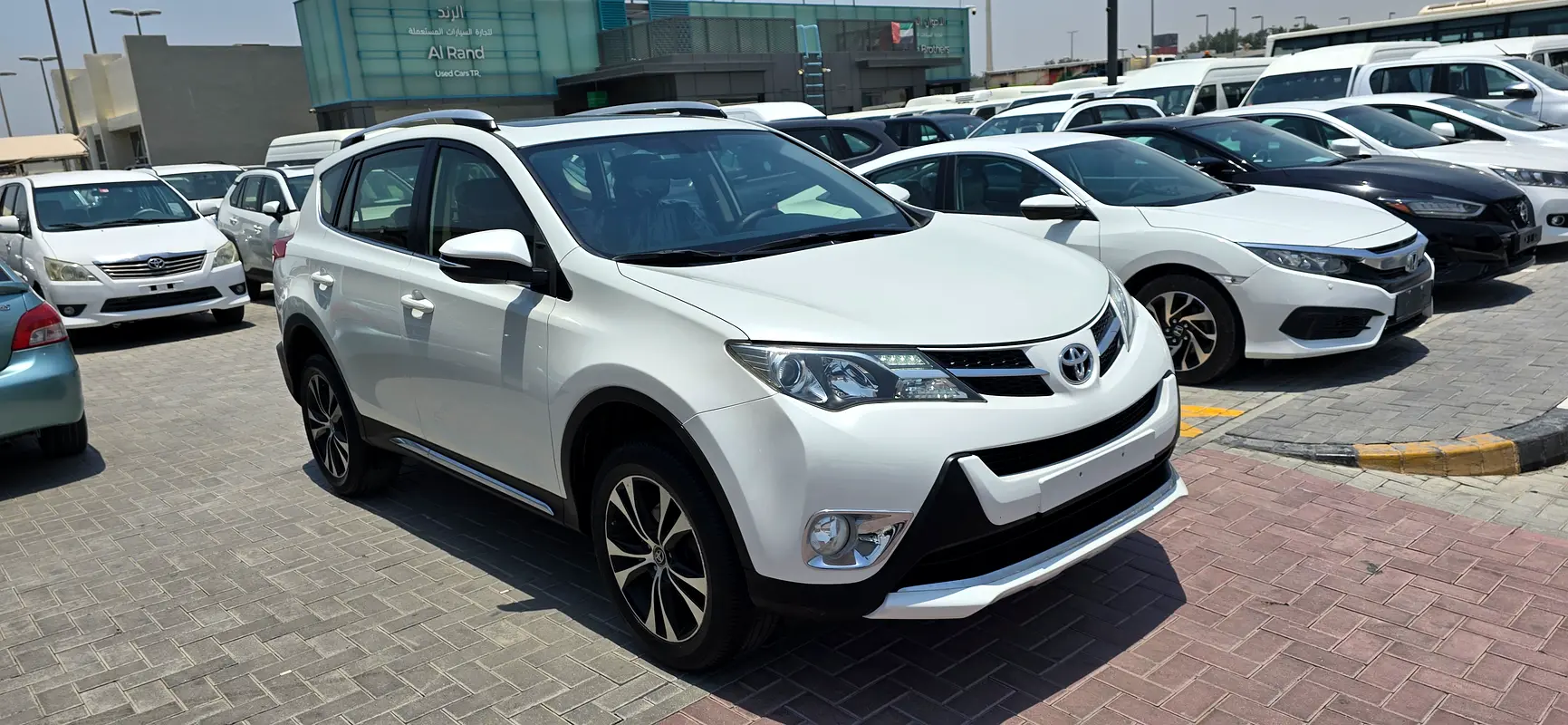 Toyota Rav 4 2015 — photo 1 of 16