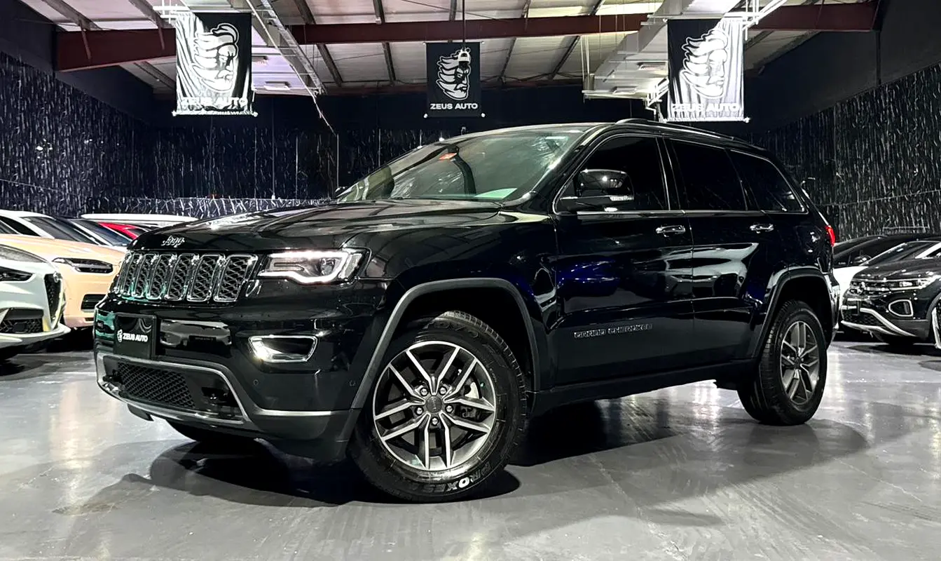 Jeep Grand Cherokee 2021 — photo 1 of 20