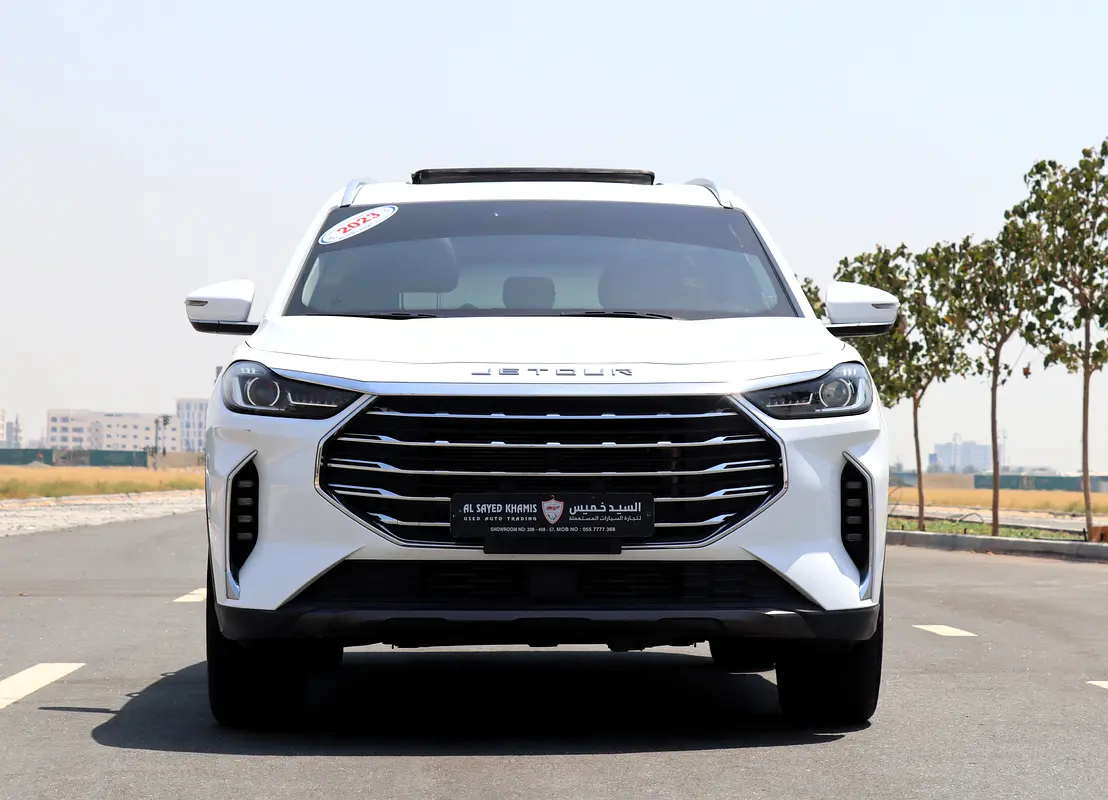 Jetour X70 Plus 2023 — photo 1 of 20
