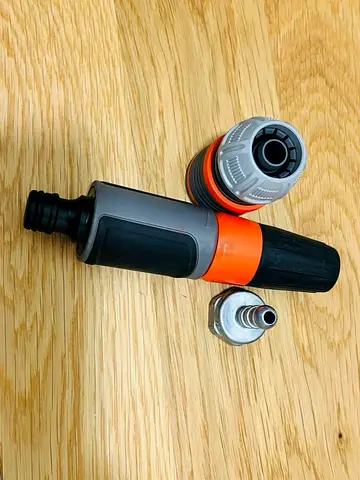 Heavy-Duty Garden Hose  Spray Nozzle Set
