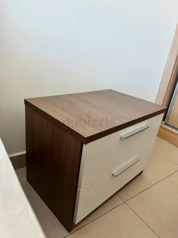 Bedside tables/drawers